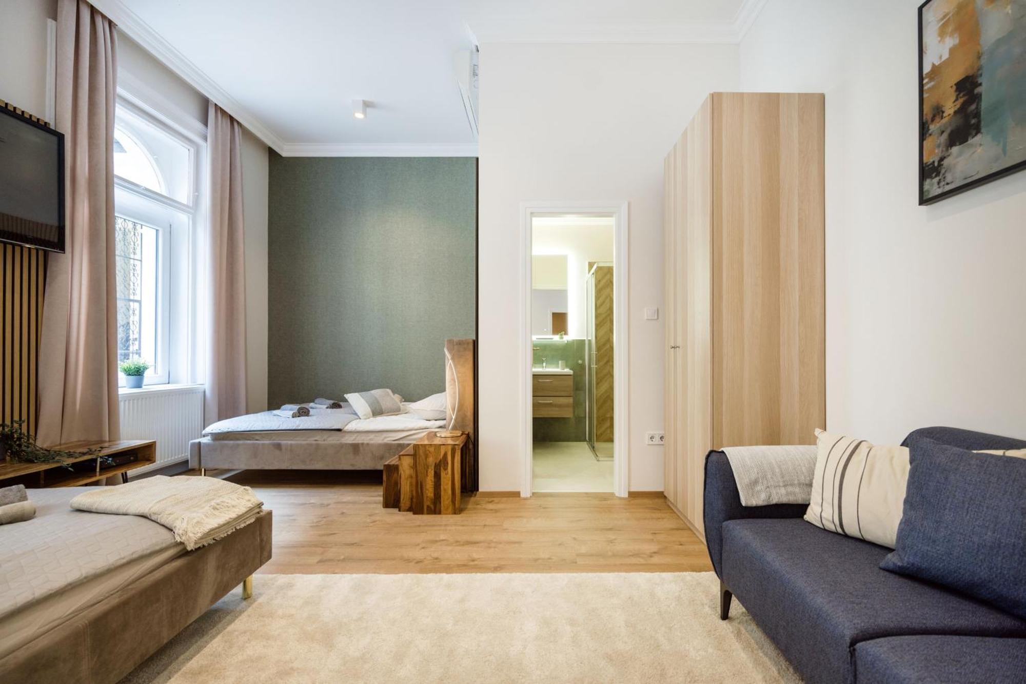 Sleek Downtown Living *