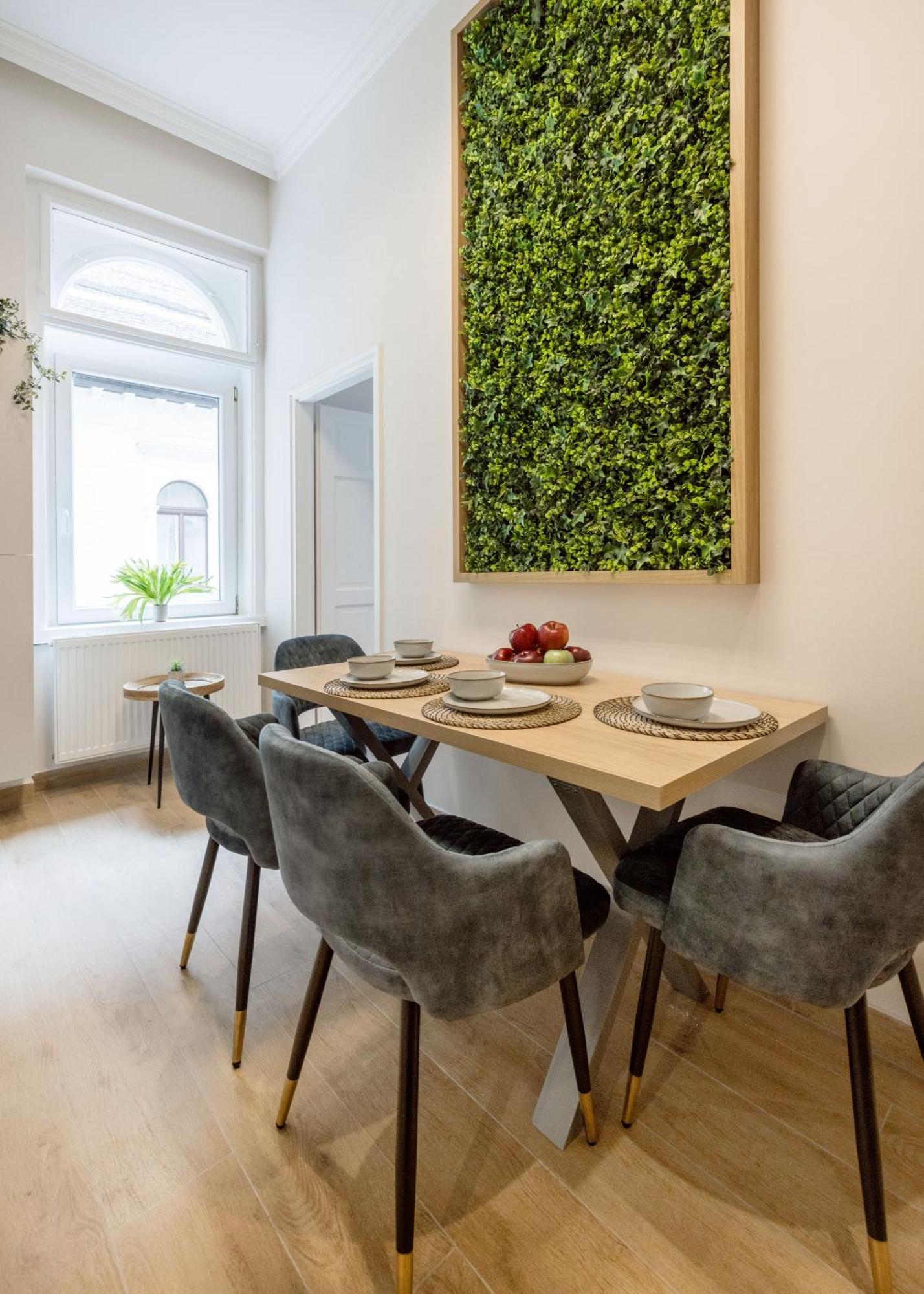 Sleek Downtown Living Appartement